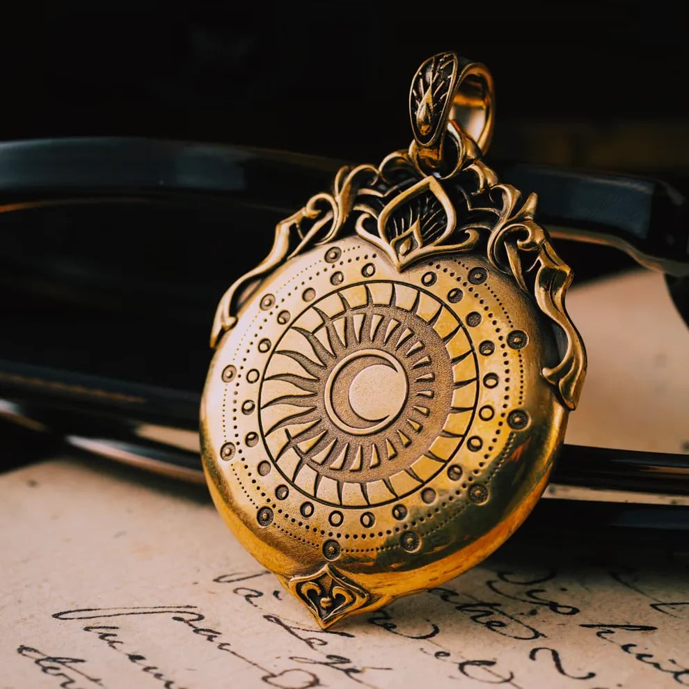 🔥👁️‍🗨️Handmade Tarot Vision Pendant: Connect to Cosmic Wisdom Anytime(Buy 2 Free Shipping Now))